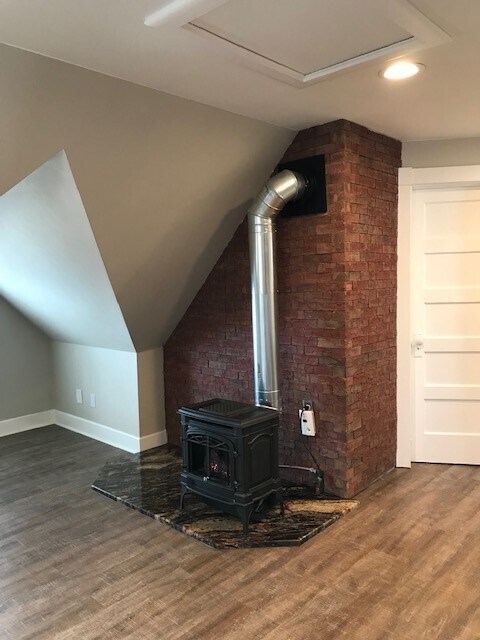 Franklin Stove - 1339 N Nevada Ave Apartments