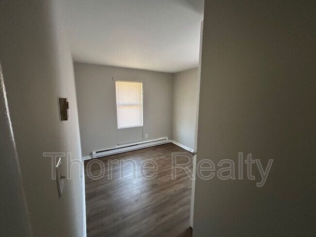 Foto del edificio - 400 E Northern Blvd