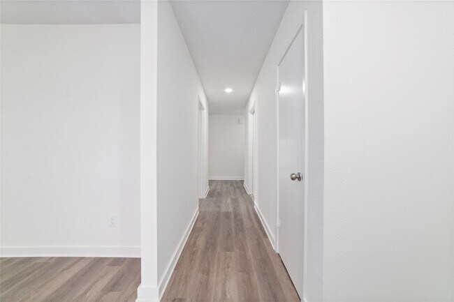 Foto del edificio - 17003 Summer Dew Ln