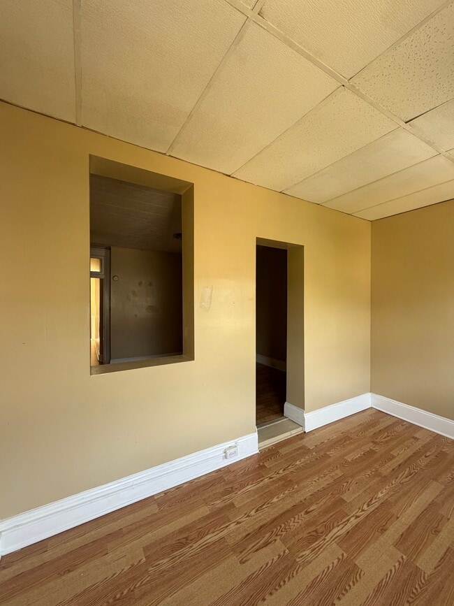 Building Photo - 1206 Bloomingdale Rd