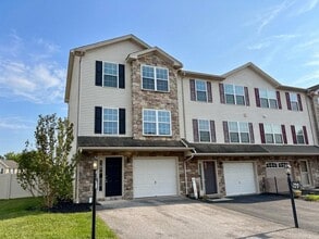 Building Photo - 710 Rachel Dr