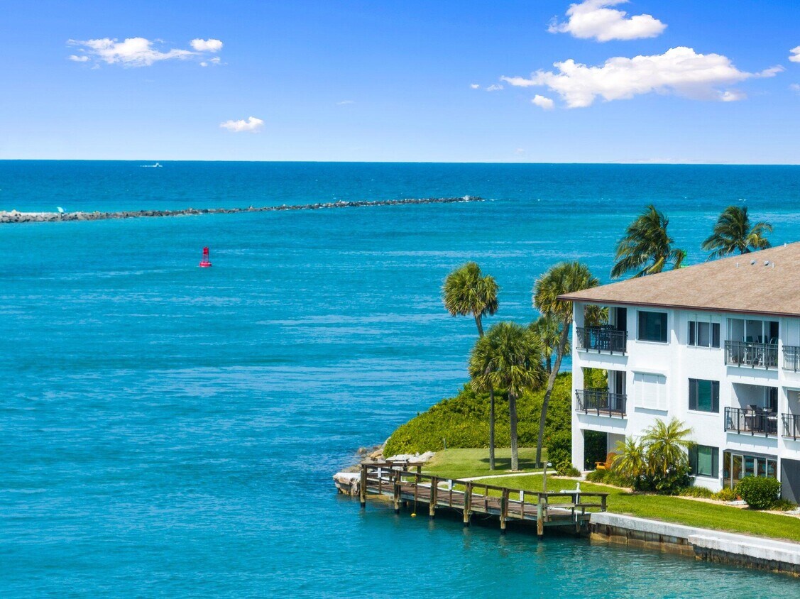 Foto principal - 1630 Seaway Dr