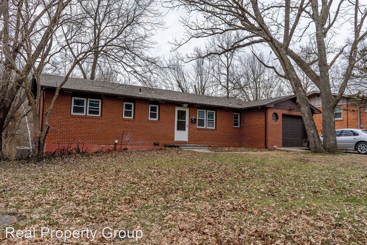 Building Photo - 4 br, 2.5 bath House - 709 Bluff Dale Dr.