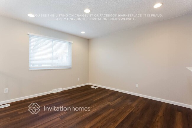 Foto del edificio - 9073 Dudley St