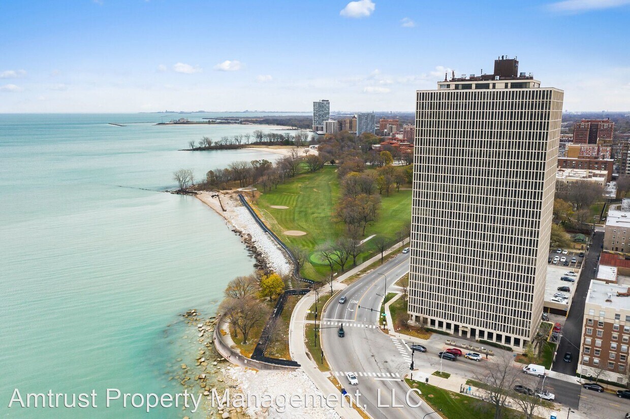 Primary Photo - 1 br, 1 bath House - 6700 S South Shore Dr...