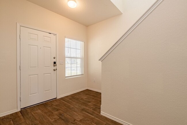 Building Photo - Charming 4 Bedrooms, 2.5 Bathrooms, Home in Stonewater !!!
