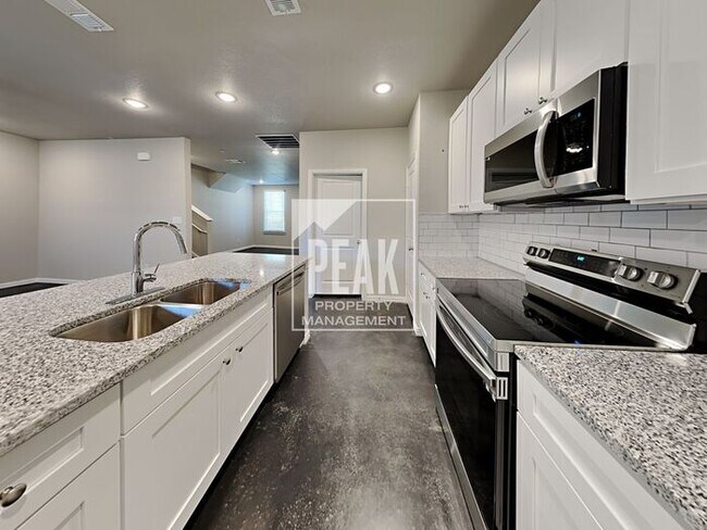 Foto del edificio - HOME FOR RENT IN WILLOW PARK