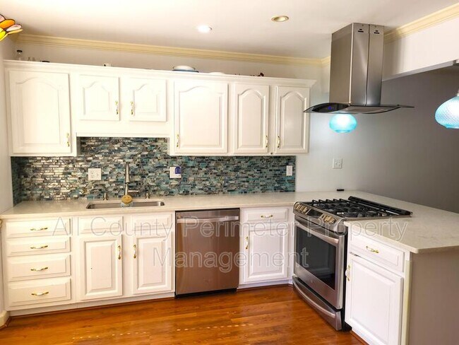 Foto del edificio - 501 Salem Woods Dr SE