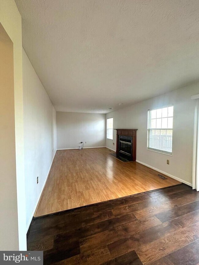 Foto del edificio - 8213 Climbing Fern Ct