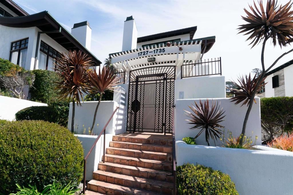 Primary Photo - 1733 Coast Blvd