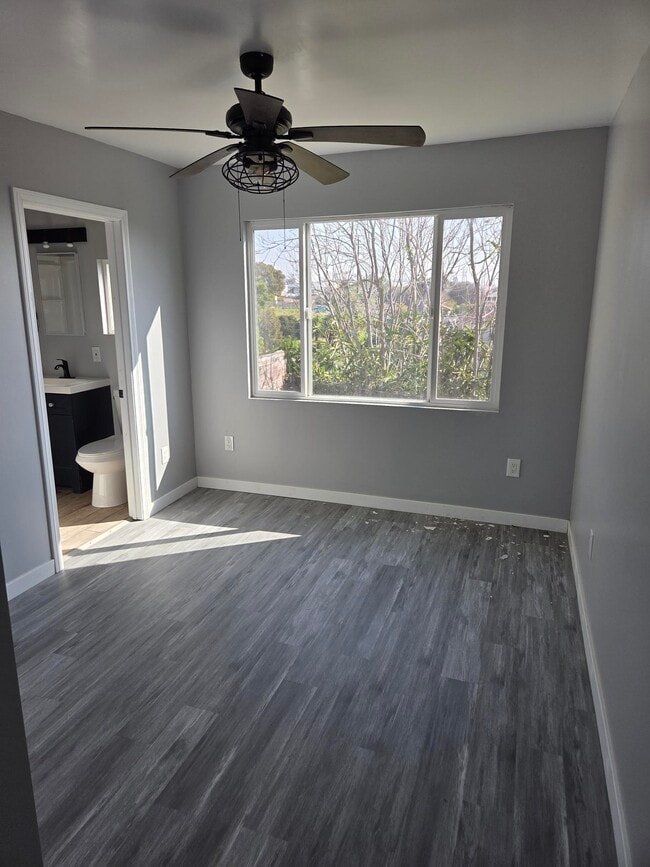 Building Photo - 4010 1/2 Rockwood St