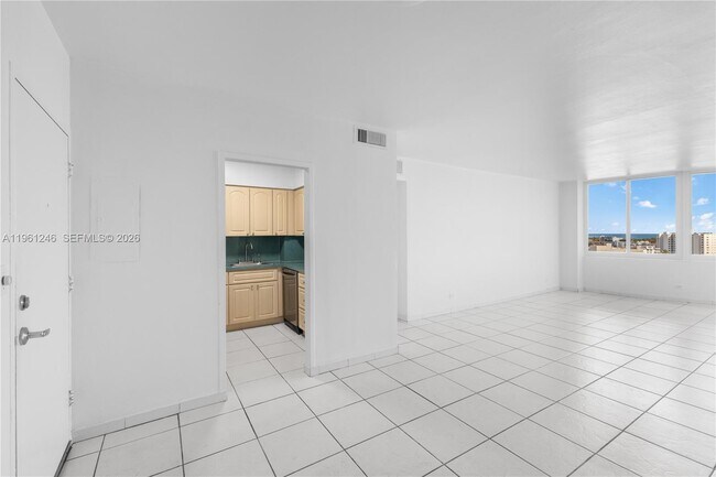 Building Photo - 7441 Wayne Ave