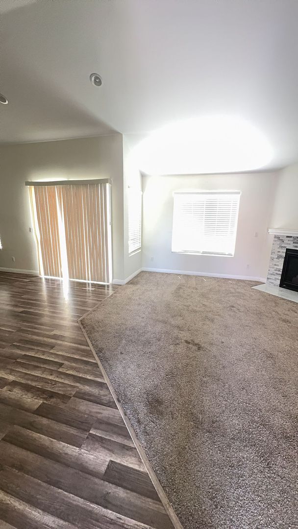 Foto del edificio - 3 BEDROOM VICTORVILLE HOME