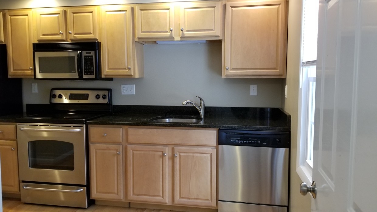 Kitchen - 66 Haskell St