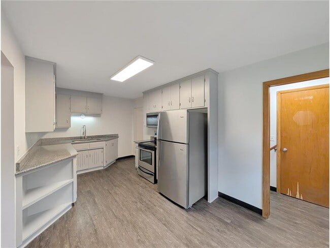 Building Photo - 5713 Xerxes Ave S