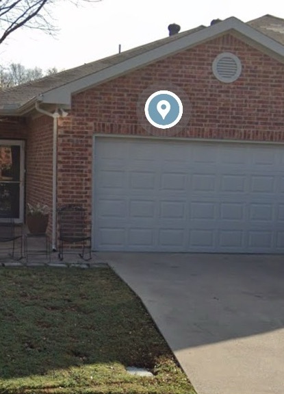 Primary Photo - 945 Sylvia St