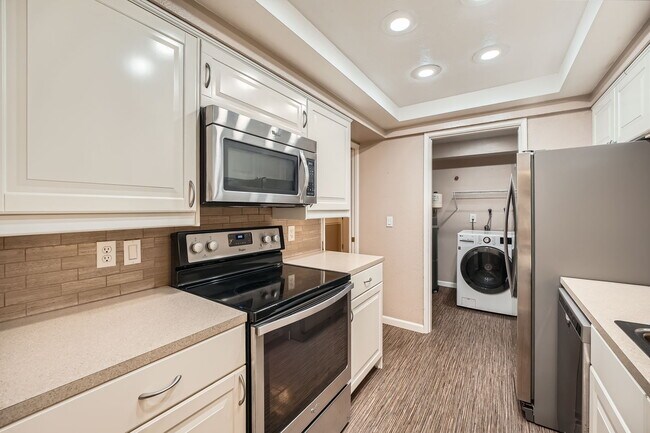 Kitchen - 2940 76th Ave SE