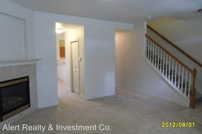 Building Photo - 3 br, 3.5 bath House - 1314 S. Emery St. #C