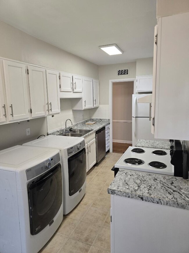 Photo - 4882 Amboy Rd House