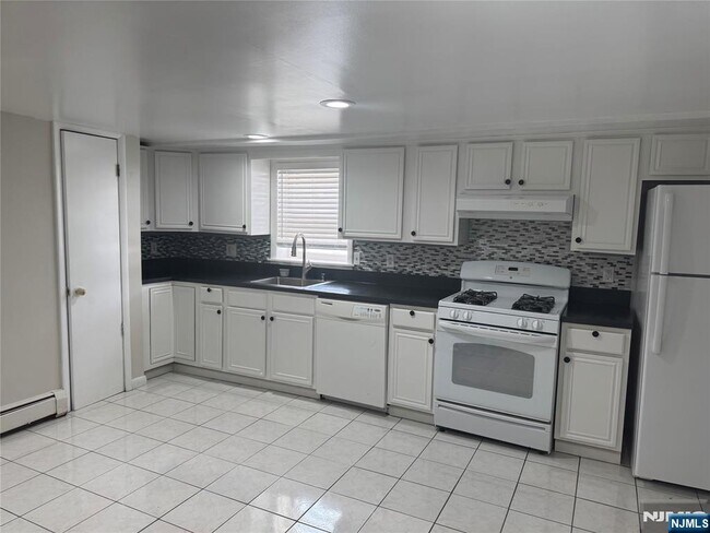 Foto del edificio - 171 Charles St