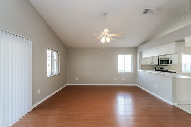 Building Photo - 28454 Meadowrush Way