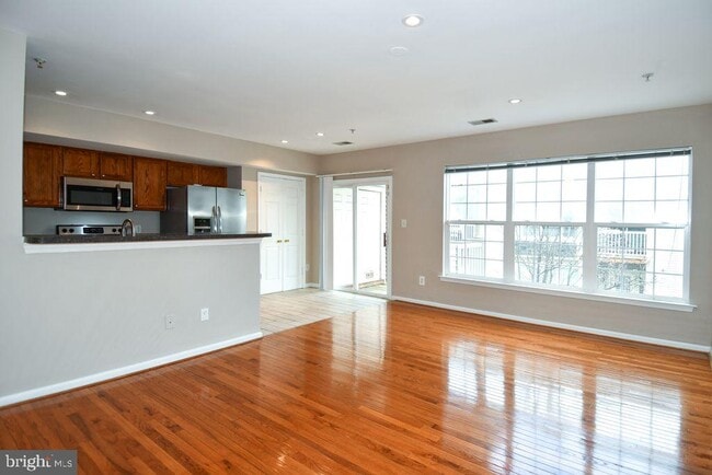 Building Photo - 11361 King George Dr