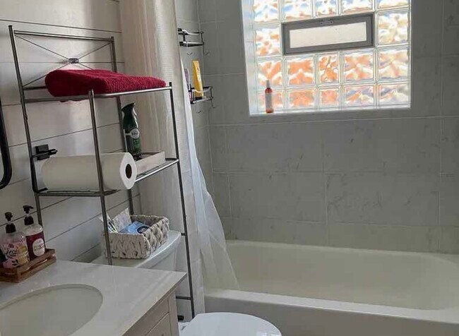 Foto del edificio - 24616 Culver St