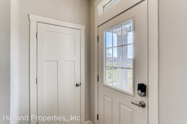 Building Photo - 3 br, 2.5 bath House - 6780 SE Yamsay Ln