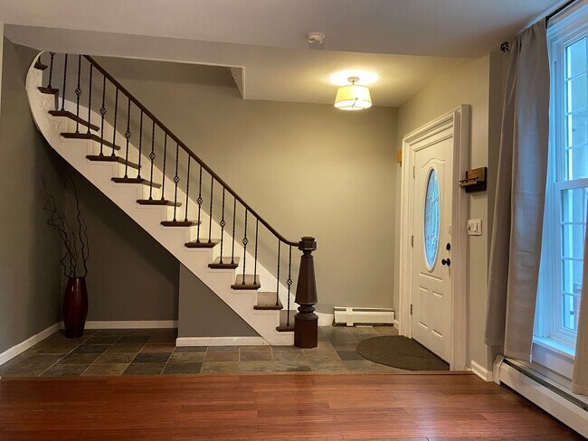 Foto del edificio - Single Family Home for Rent in Allentown