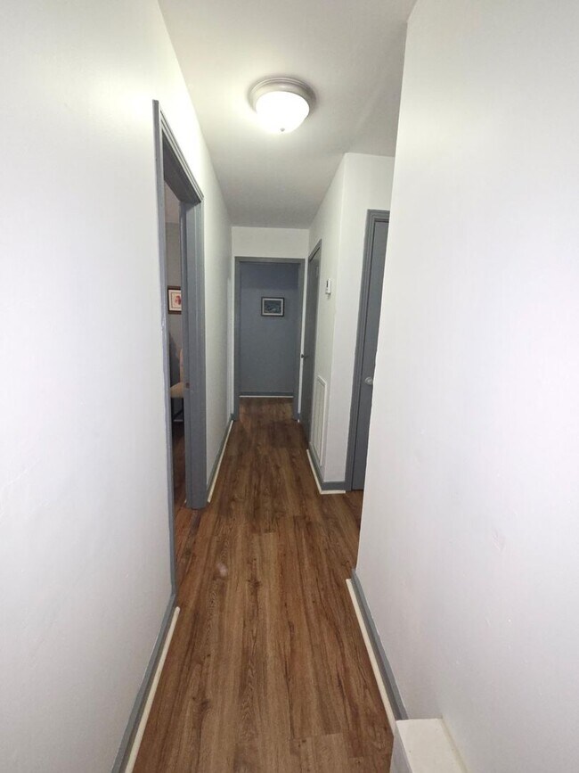 Foto del edificio - 1387 E Jefferson St