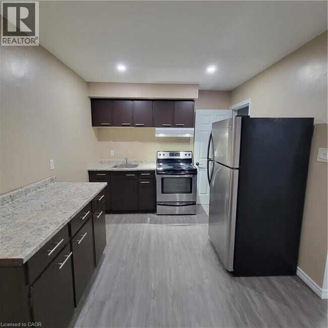 Photo du bâtiment - 36 Winston Blvd