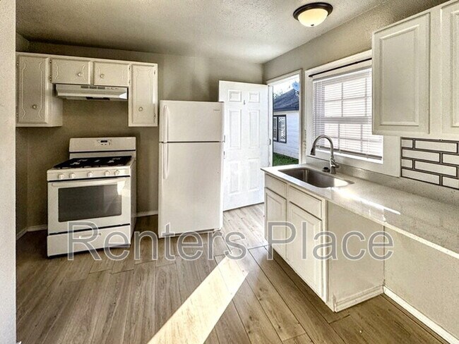Foto del edificio - 513 E 8th St