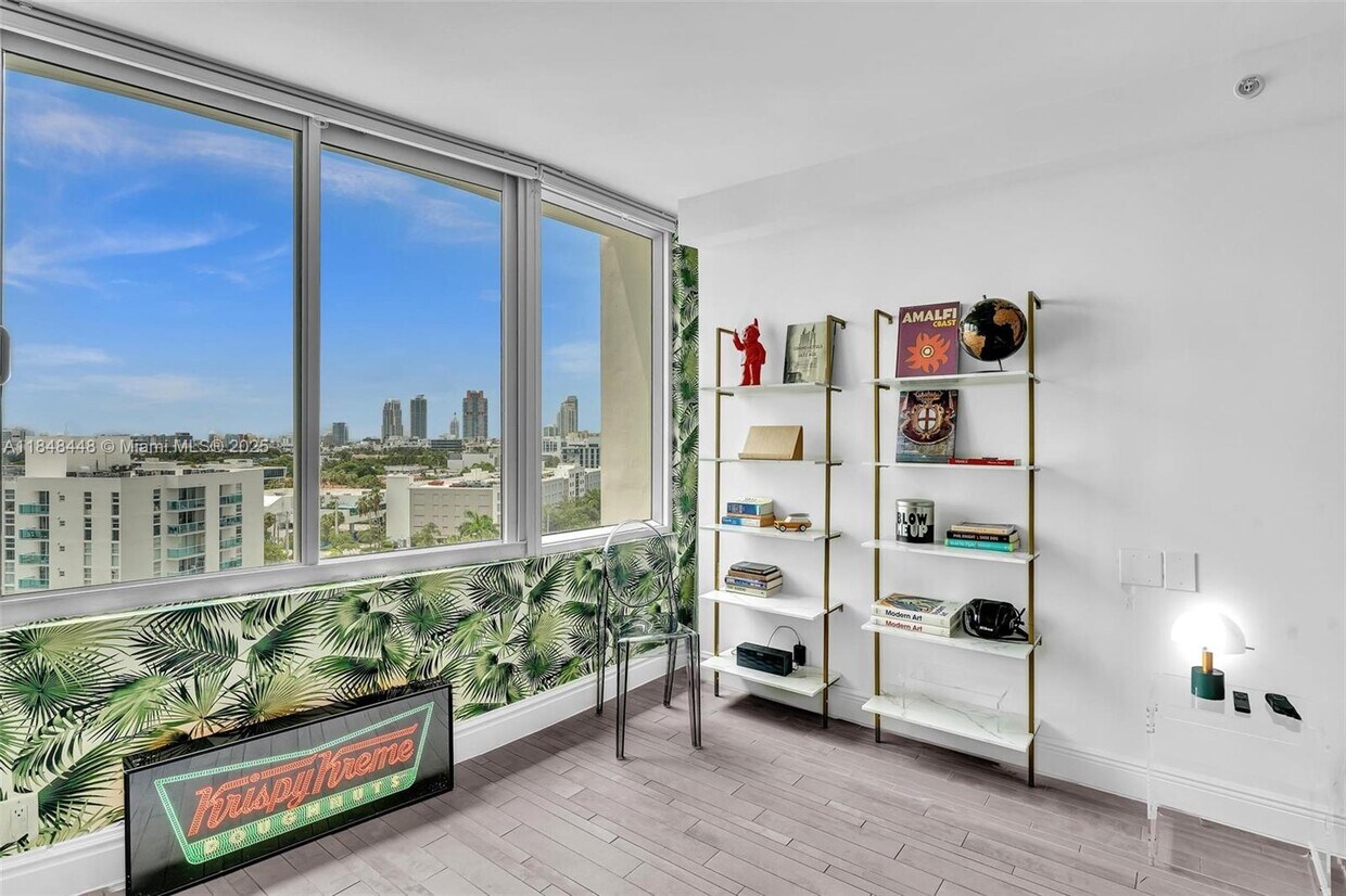 Foto principal - 1100 West Ave
