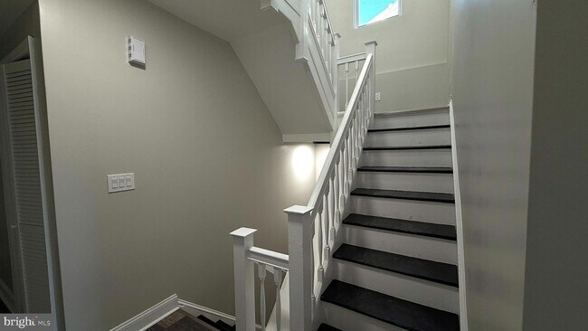 Foto del edificio - 6326 Newtown Ave