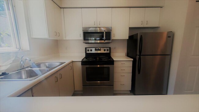 Building Photo - Ping-Lin 4plex - 4 bedrooms