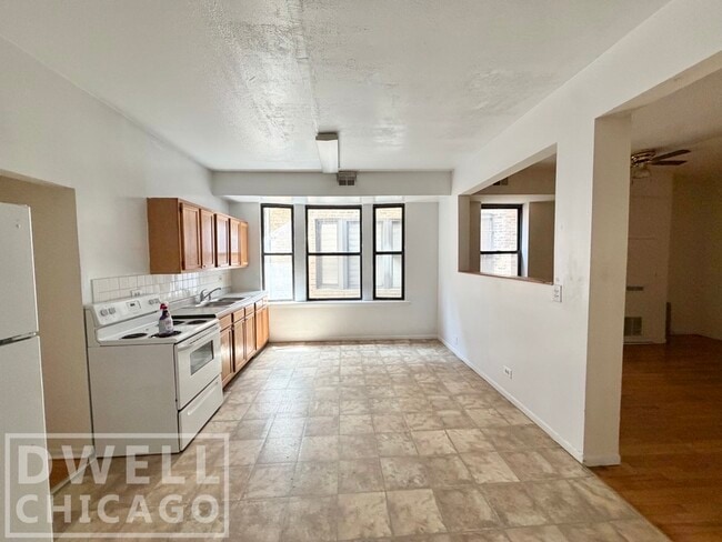 Building Photo - 2331 N Kedzie Blvd