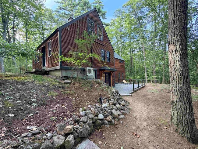 Foto del edificio - 40 Colby Rd
