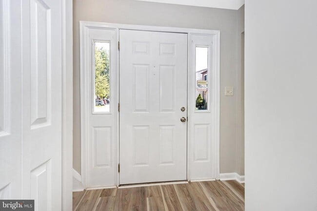 Building Photo - 7249 Mill Run Dr