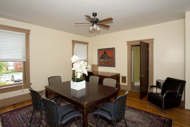 Foto del edificio - 705 Bryden Rd