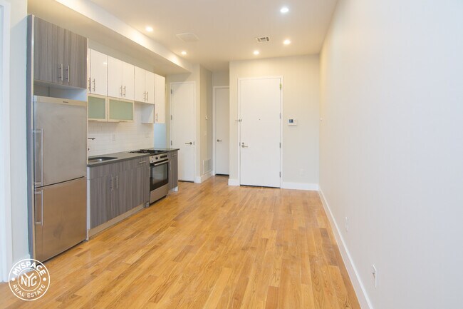 Building Photo - 474 Lafayette Ave