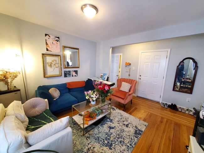 Photo - 17 Aspinwall Ave Apartment