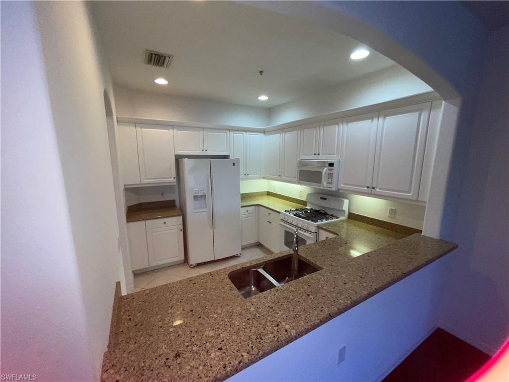 Building Photo - 3231 Cottonwood Bend