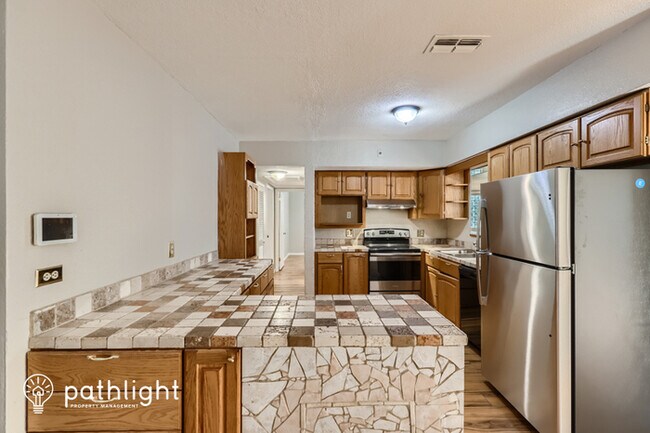Foto del edificio - 5360 25th Avenue North, St. Petersburg, FL...