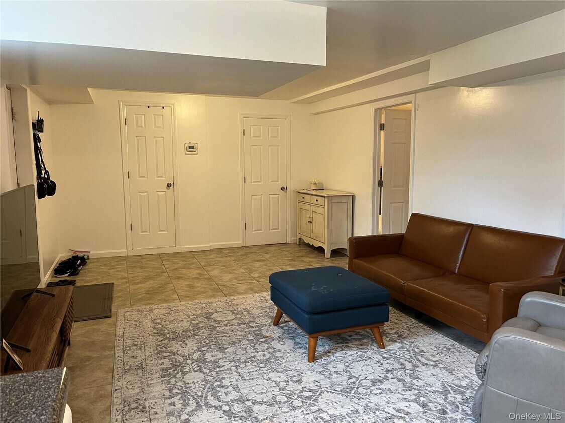 Foto del edificio - 8 Blackford Ave