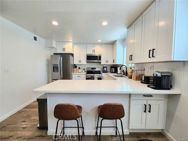 Building Photo - 1217 W Rosecrans Ave