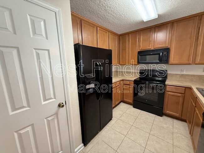 Building Photo - 808 Black Cherry Dr S