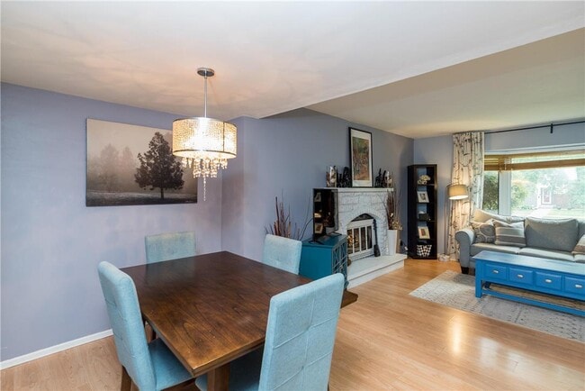 Building Photo - 627 Novavista Dr