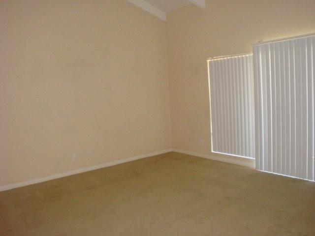 Living Room - Vaulted Ceilings - 17081 W Bernardo Dr