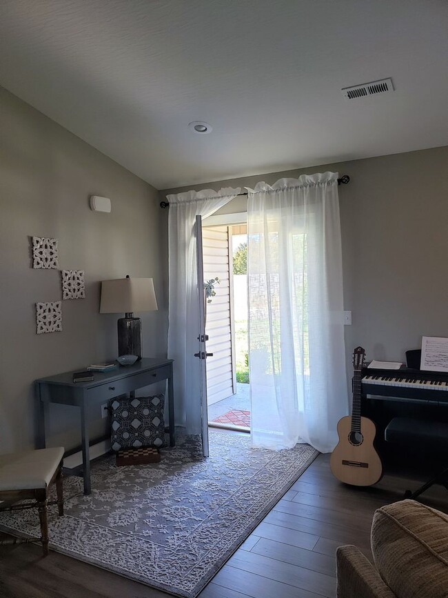 Foto del edificio - 4Bd/2Ba Home Available June 1, 2023