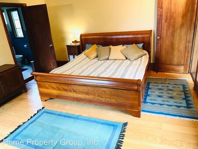Building Photo - 3 br, 2.5 bath House - 1553 La Vereda